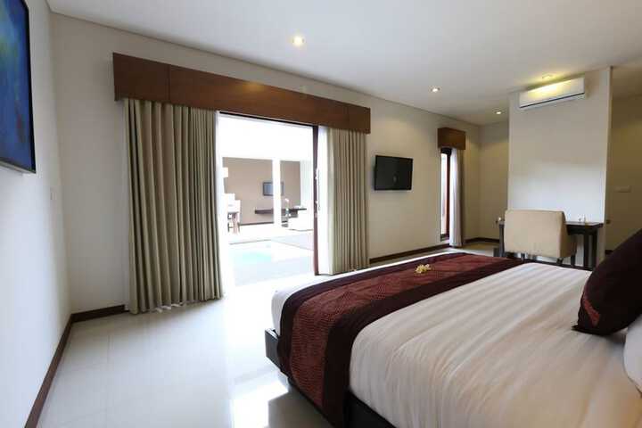 Room 10 of 67