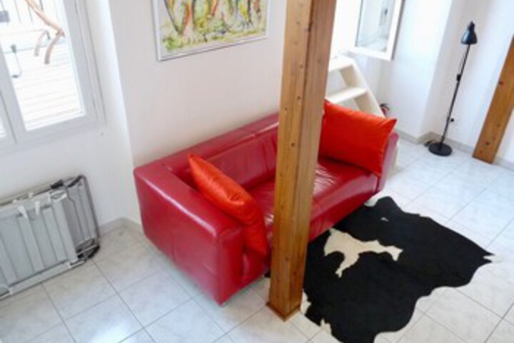 Room 13 of 28