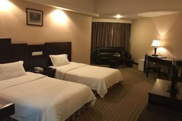 Room 15 of 22