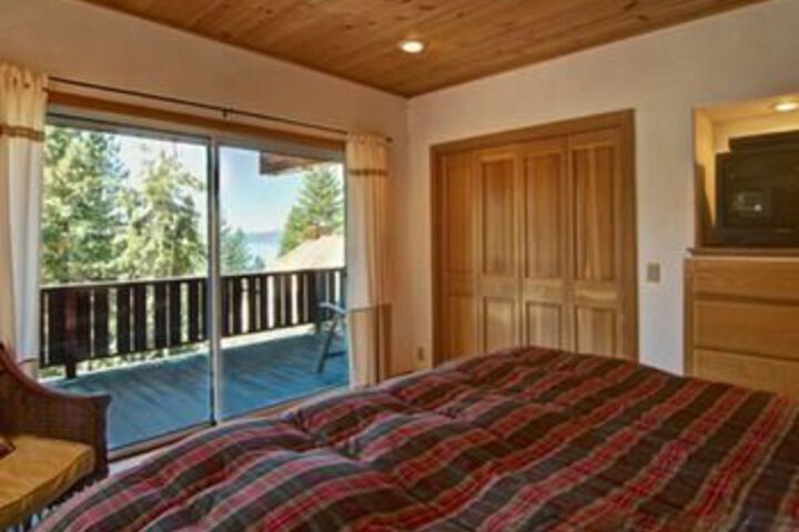 Room 7 of 25