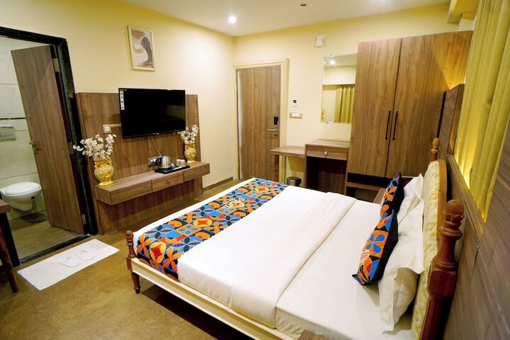 Room 14 of 30