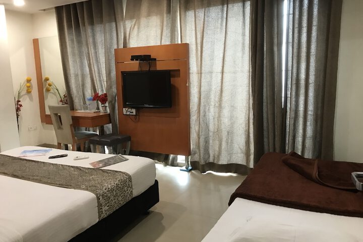 Room 13 of 25