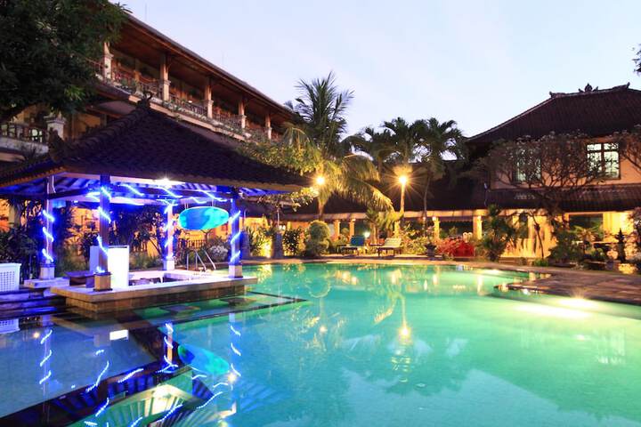 Pools & Facilities