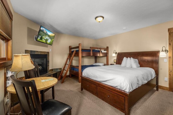Room 13 of 46