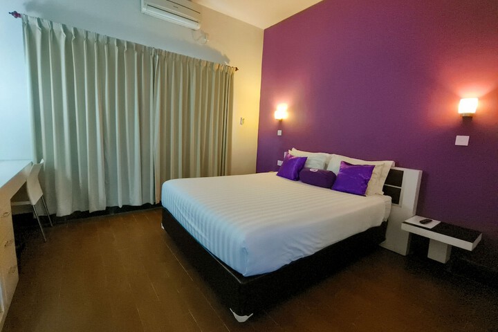 Room 16 of 66