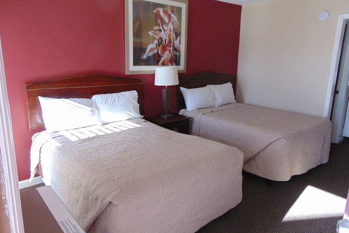 Room 6 of 24