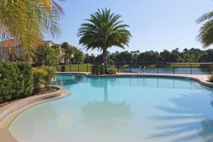 Pool 10 of 20