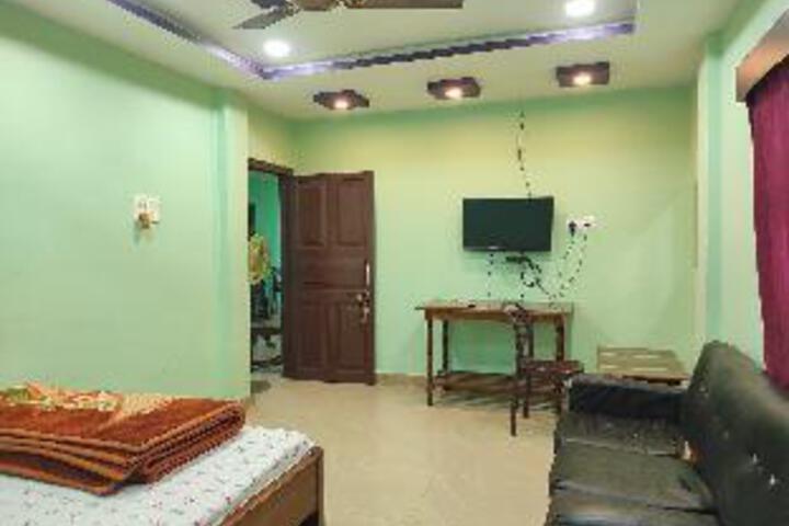 Room 11 of 11