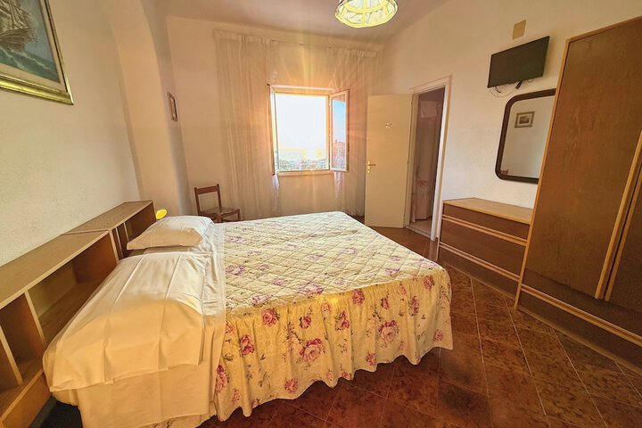 Room 28 of 65