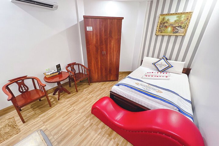 Room 12 of 157