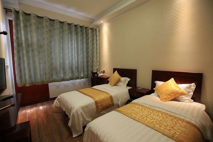 Room 5 of 38