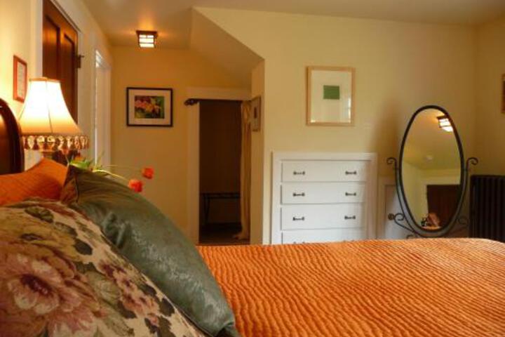 Blossoms Bed &  Breakfast in Missoula, MT