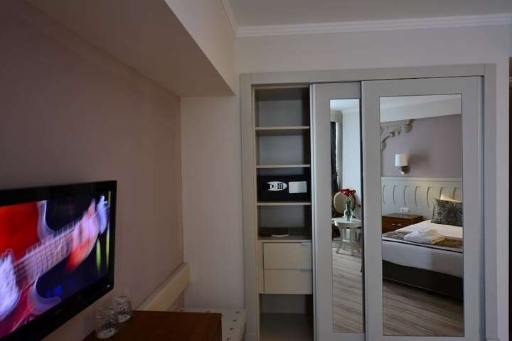 Room 19 of 73
