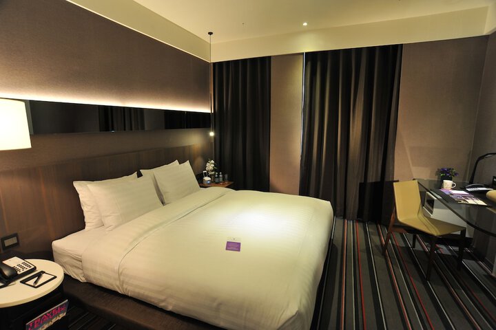 Room 17 of 108