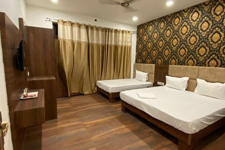 Room 9 of 27