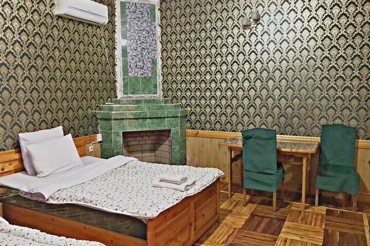Room 16 of 30