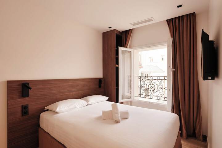 Room 7 of 35