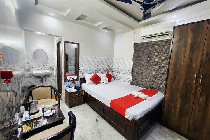 Room 9 of 49
