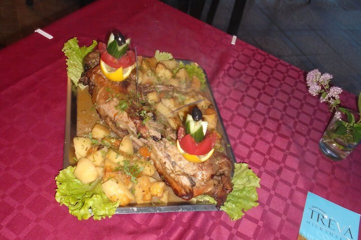 Dining 66 of 92