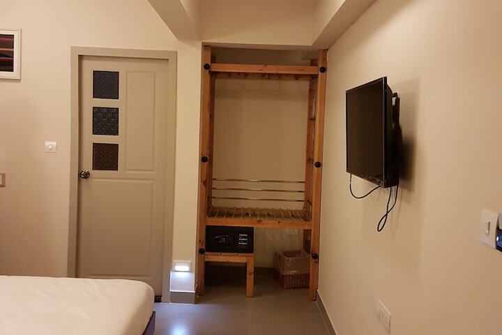 Room 18 of 50