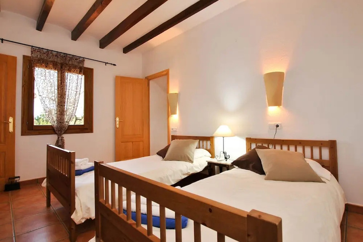 Room 3 of 15