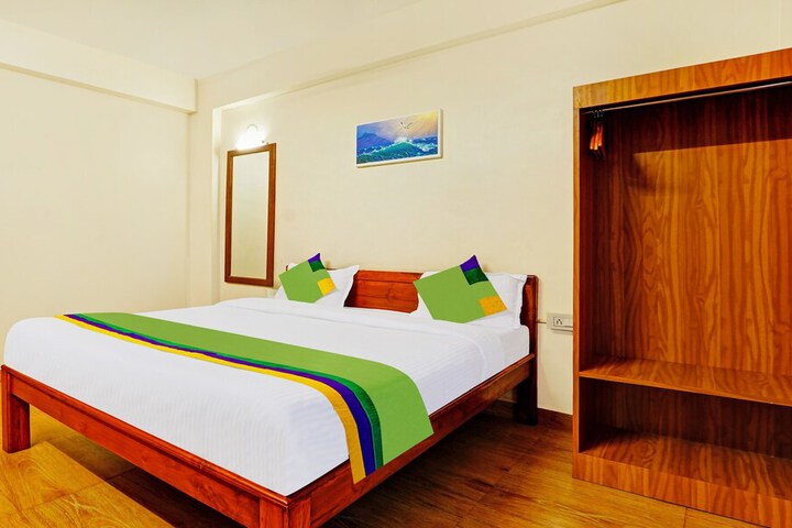 Room 10 of 34