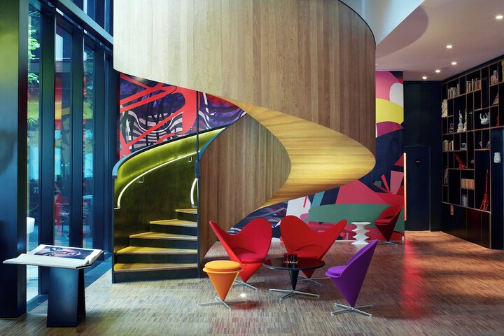 Entrance & Lobby