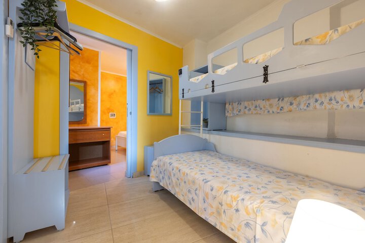 Room 18 of 129