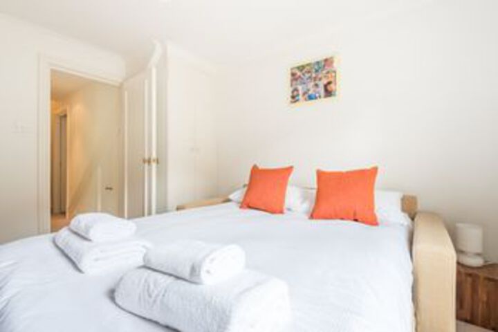 Room 8 of 24
