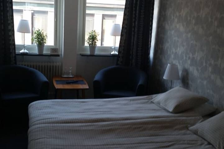 Room 14 of 33