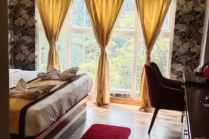 Room 8 of 32