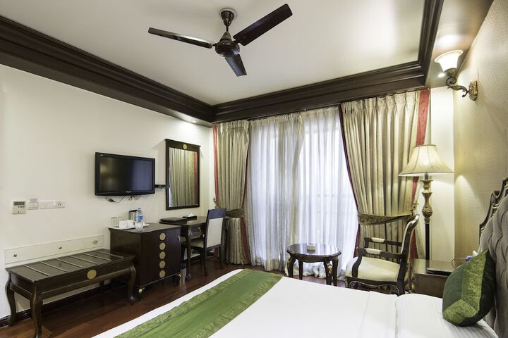 Room 18 of 31