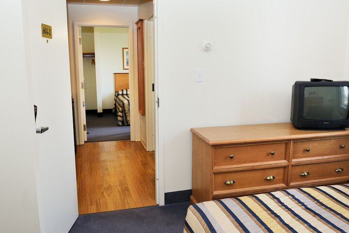 Room 9 of 27