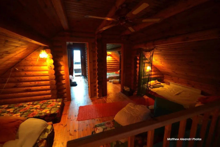 Room 4 of 17