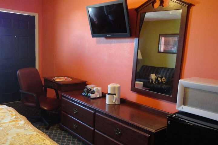 Room 16 of 23