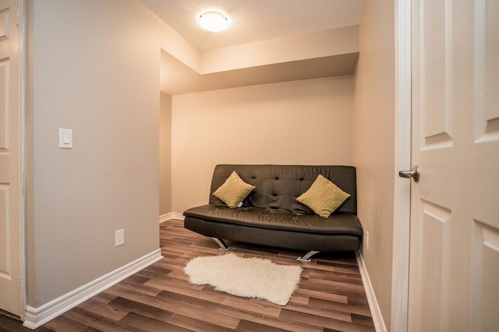 Room 12 of 24