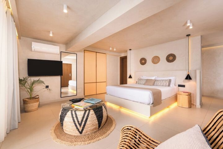 Room 7 of 61