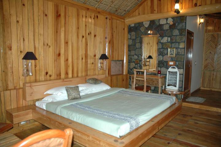 Room 9 of 16