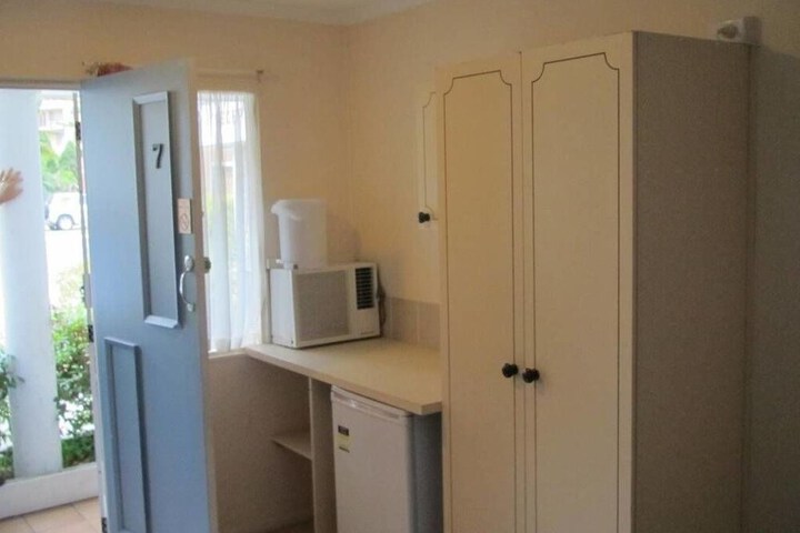 Room 5 of 13