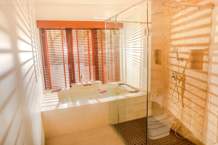 Room 11 of 21