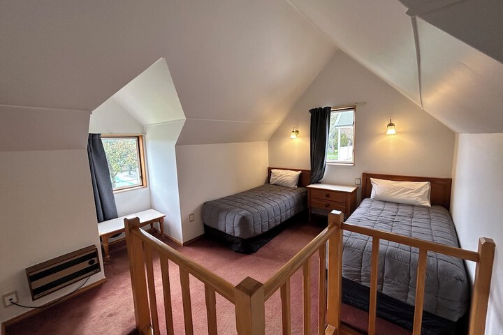 Room 7 of 38
