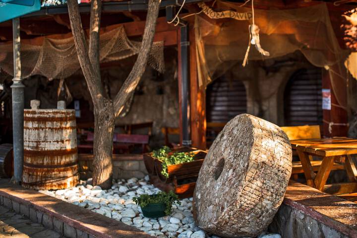 Dining 41 of 62