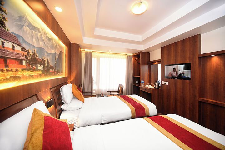 Room 3 of 32