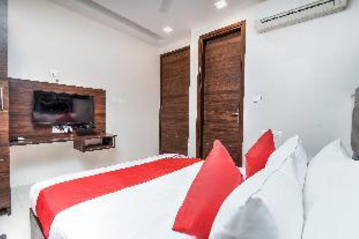 Room 2 of 23