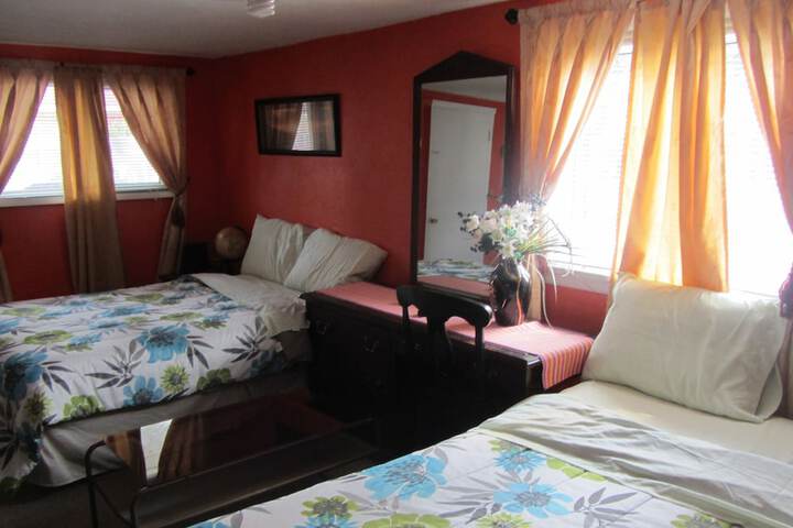 Room 5 of 12