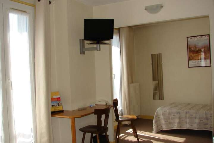 Room 8 of 43