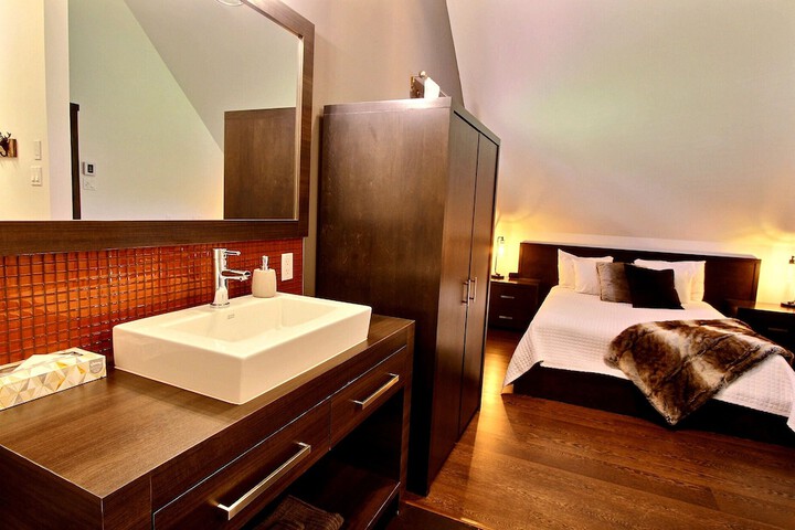 Room 44 of 175