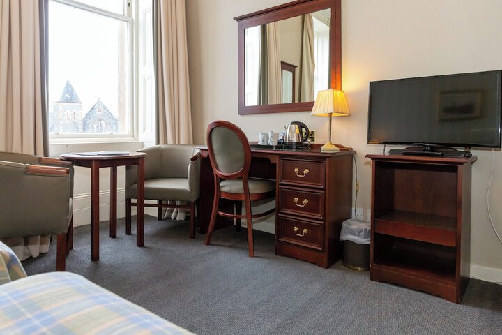 Room 44 of 101