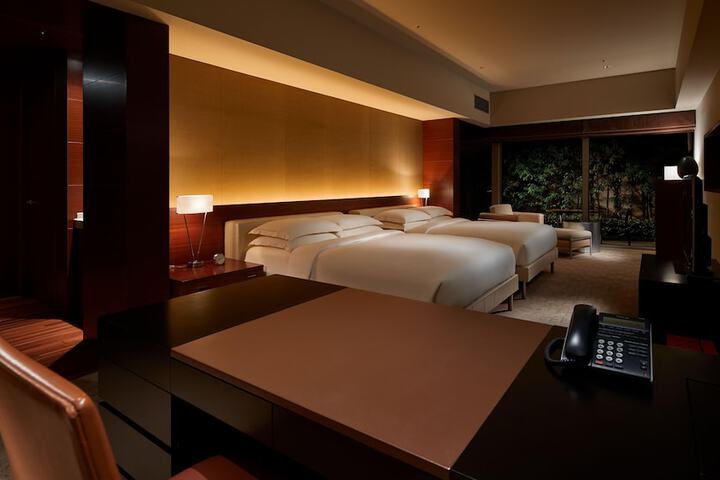 Room 37 of 216