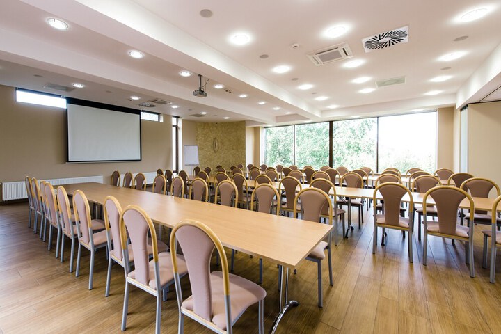 Business Center 106 of 122